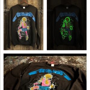 ISO Metallica sweatshirt xs/small/med